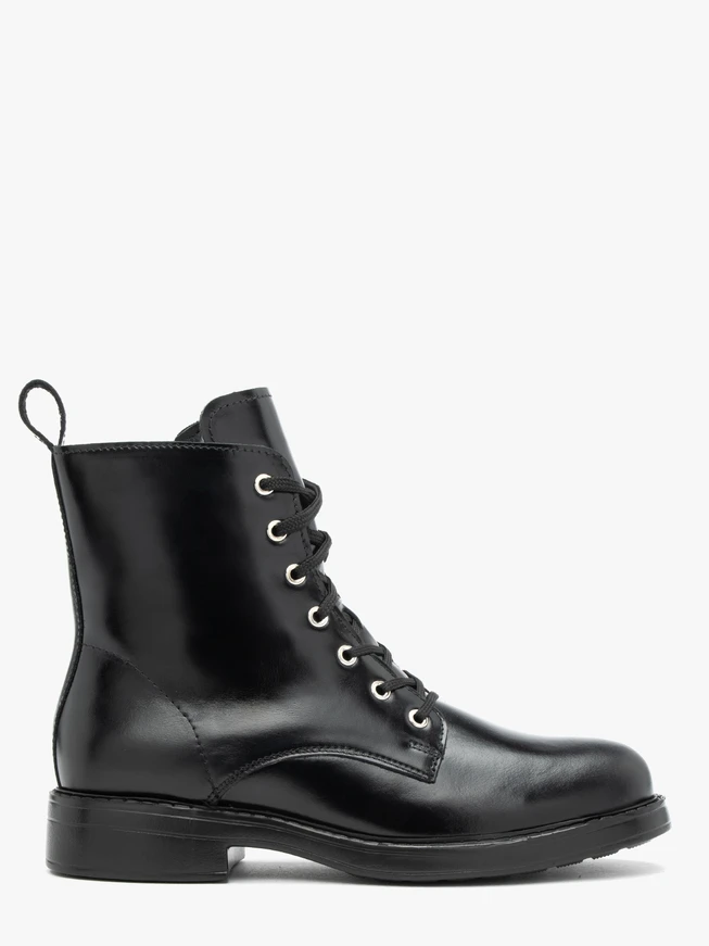 Black wool insulated boots