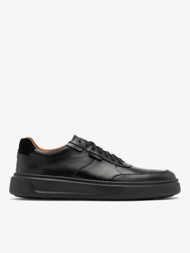 Black men’s sporty shoes with chunky sole