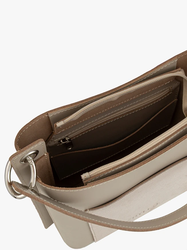 Beigefarbene Leder-Tragetasche