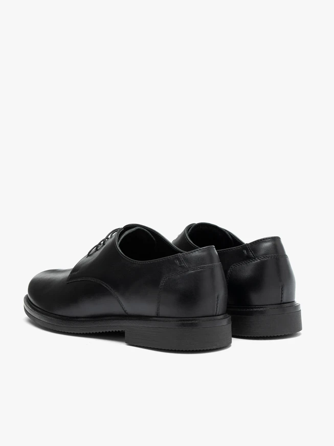 Schwarze Halbschuhe aus Leder zum Schnüren