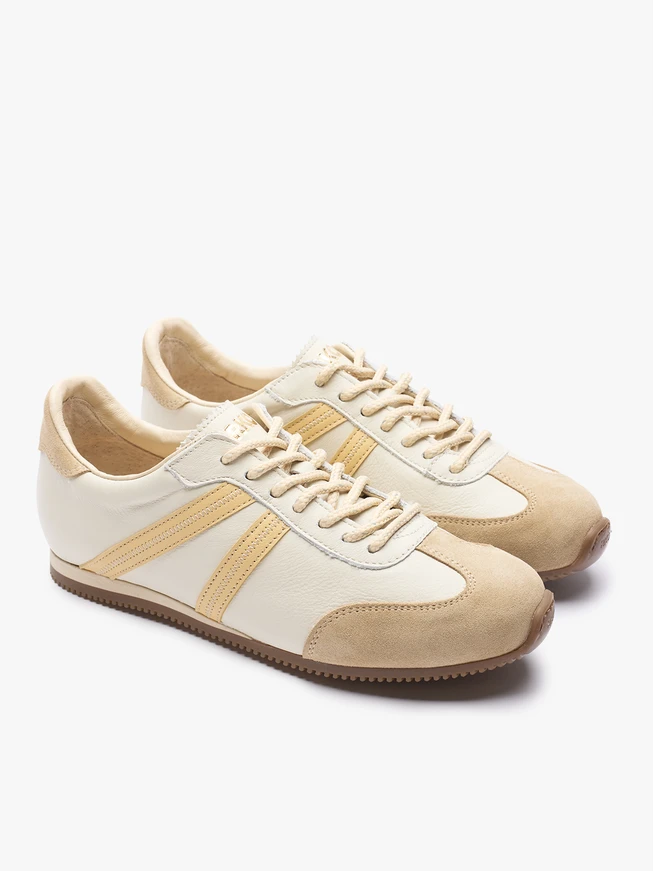 Beige Turnschuhe aus Leder und Velours