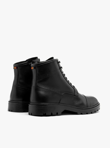 Czarne trzewiki męskie na traktorowym spodzie