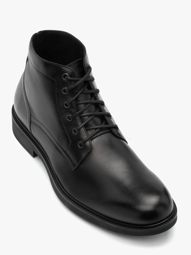 Men’s black boots
