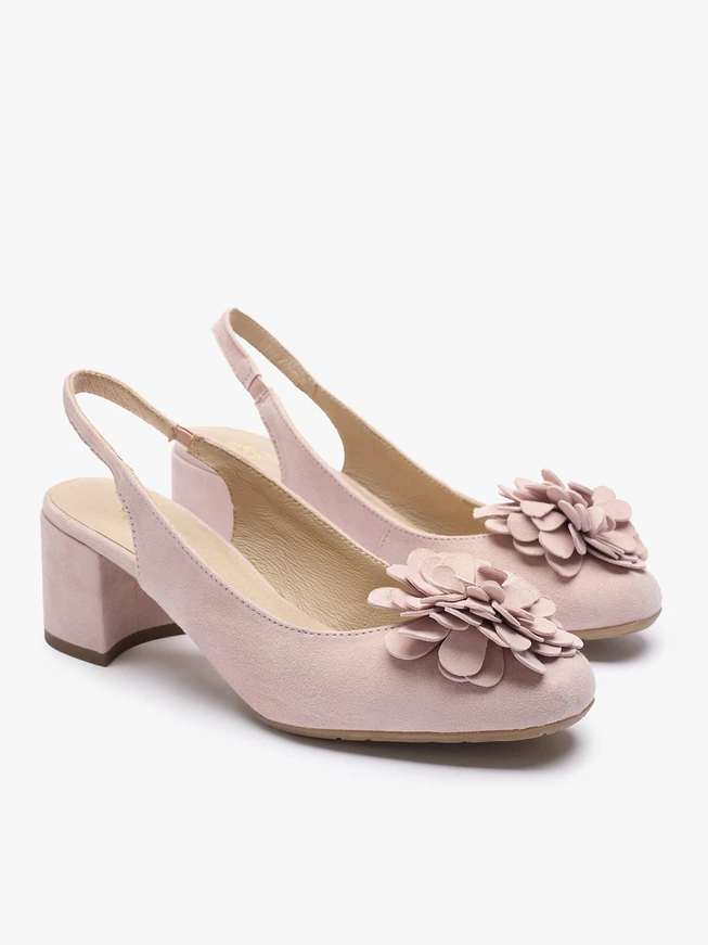 Hellrosa Slingback-Pumps ohne Absatz mit Blumenverzierung