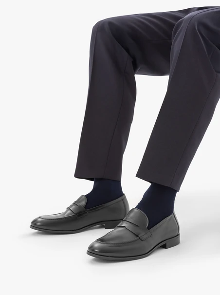 Navy blue men’s bamboo socks