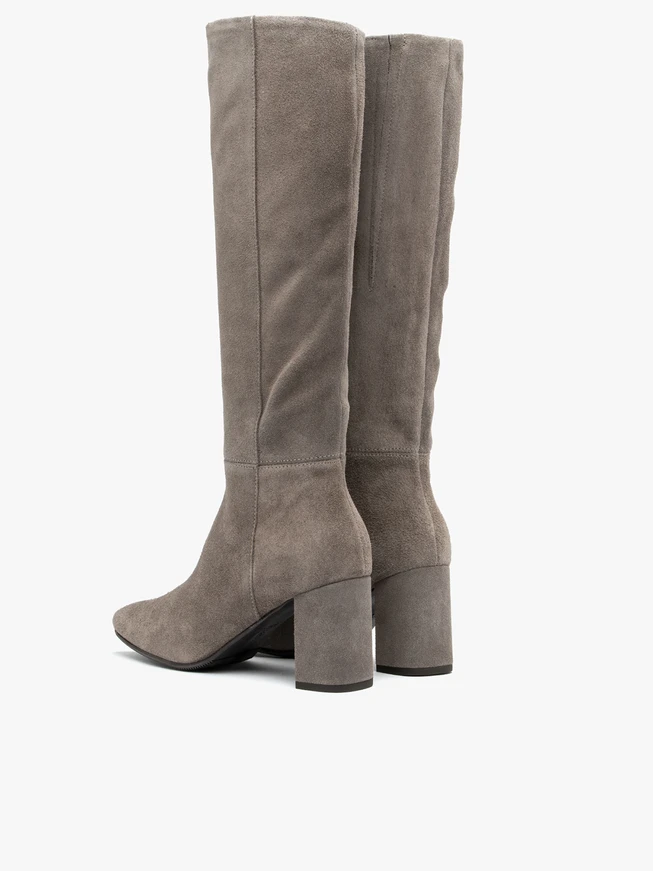 Graue Stiefel mit schmalem Schaft