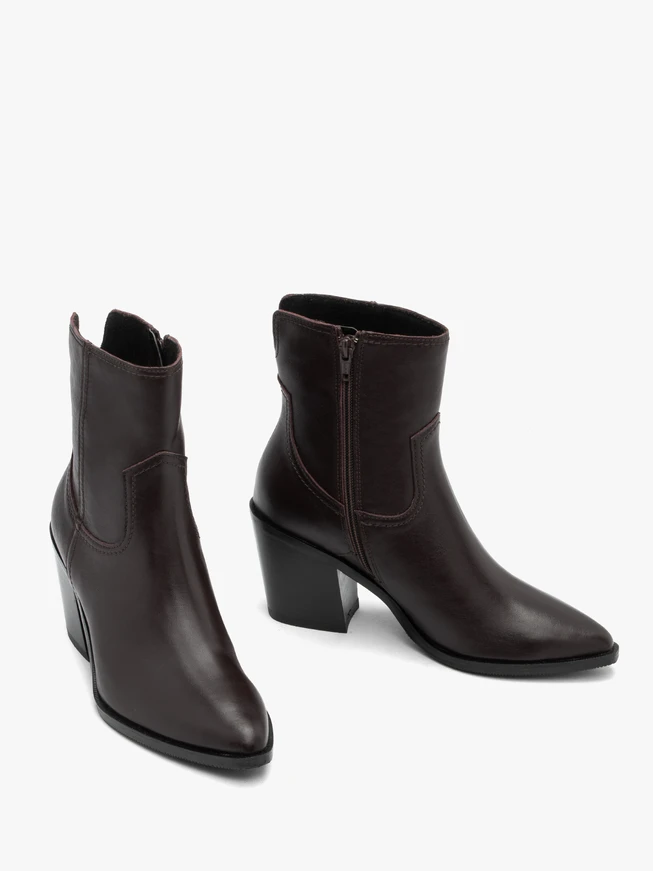 Kastanienbraune Stiletto-Stiefel