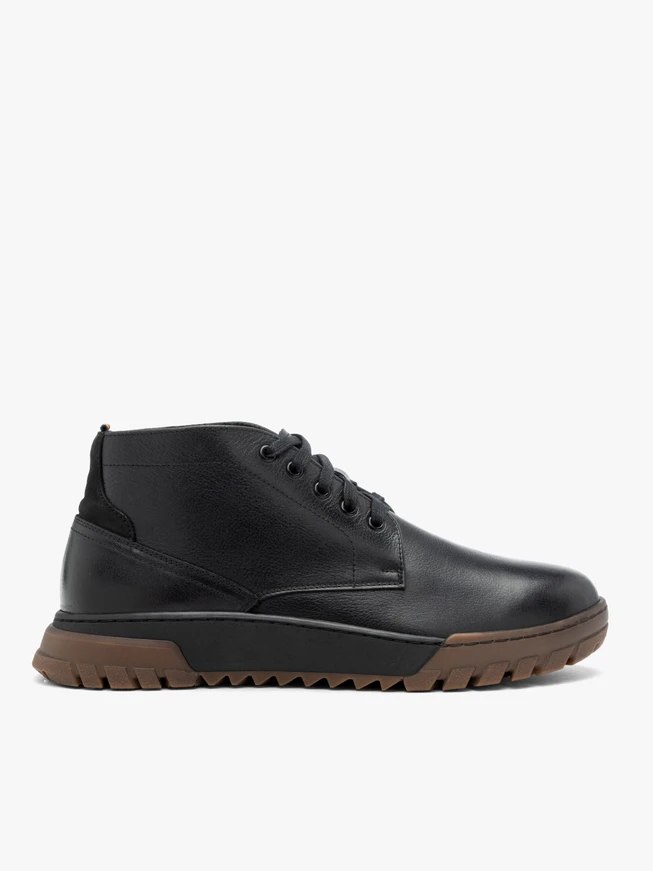 Schwarze Sportschuhe