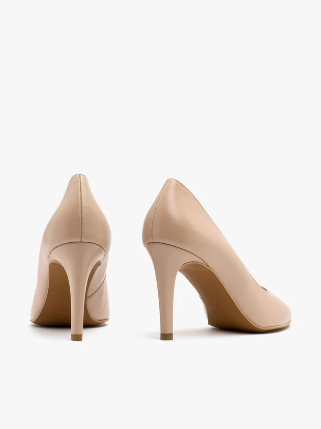 Beigefarbene Stiletto-Pumps