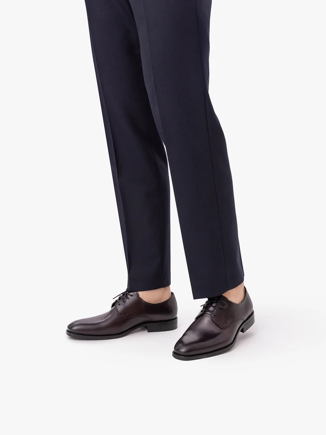 Kastanienbraune Premium-Schuhe