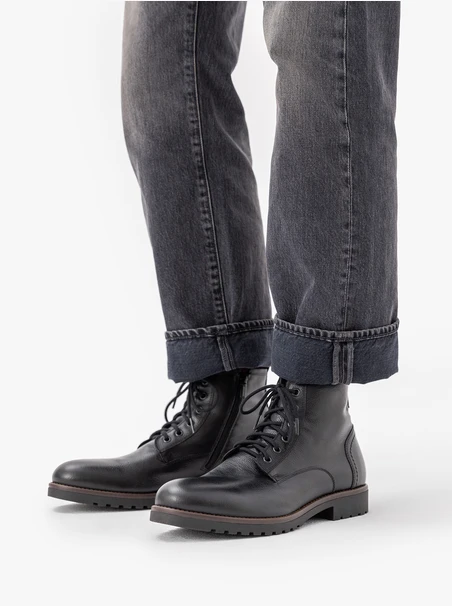 Men’s warm black boots