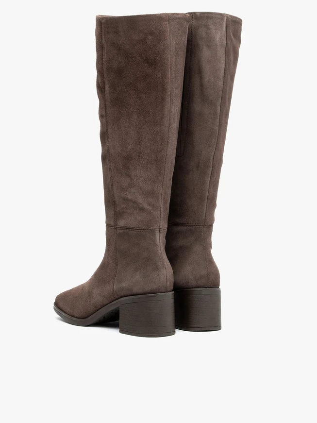 Braune Velourslederstiefel