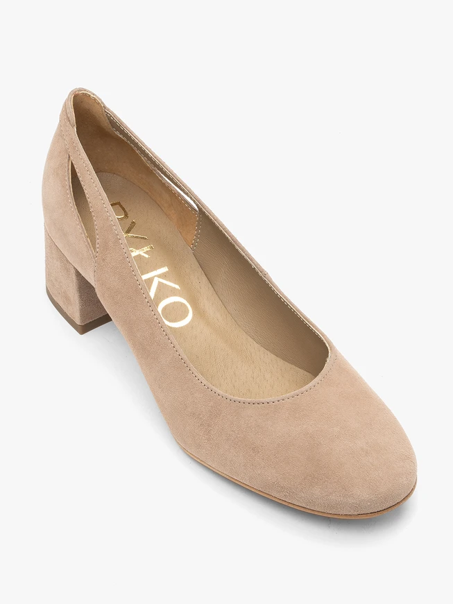 Beigefarbene Pumps mit Stilettoabsatz
