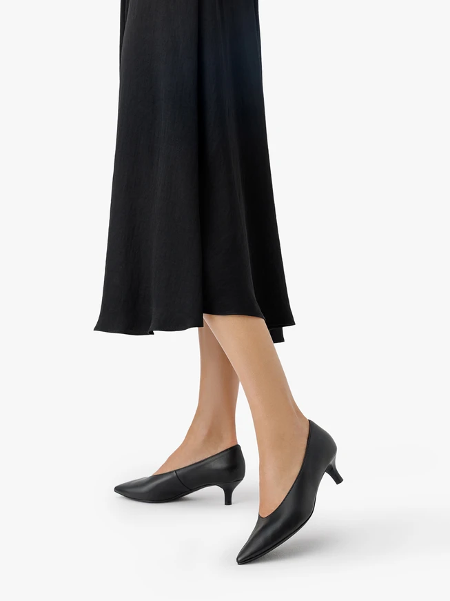 Schwarze Stiletto-Pumps aus Leder