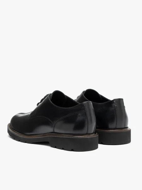 Black classic men’s lace-up shoes