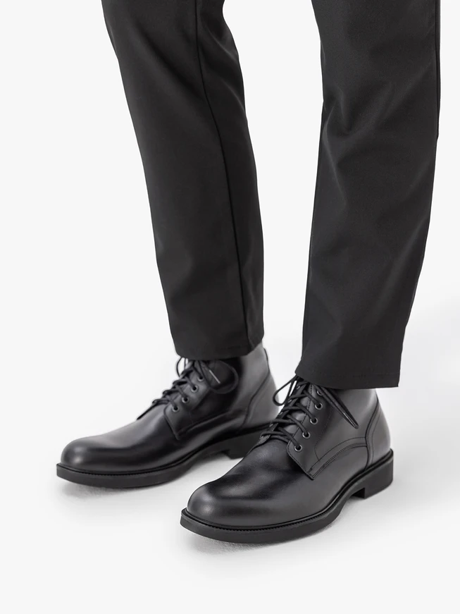 Men’s black boots