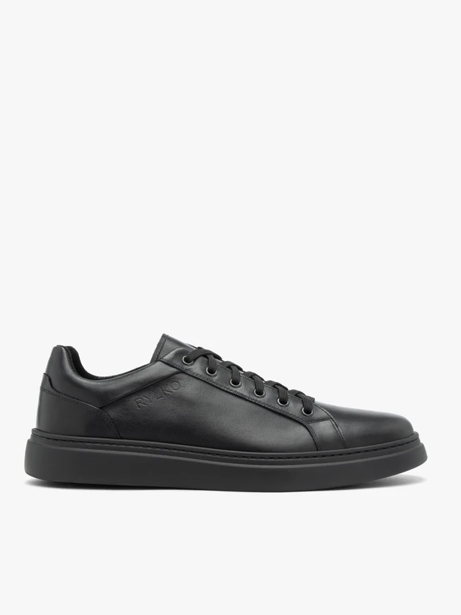 Schwarze Sportschuhe zum Schnüren