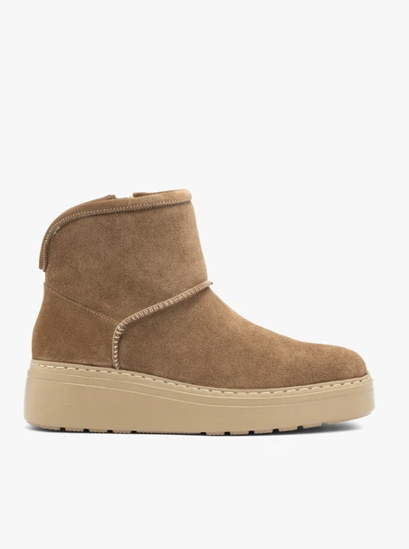 Beigefarbene Schneestiefel aus Veloursleder mit Wollisolierung
