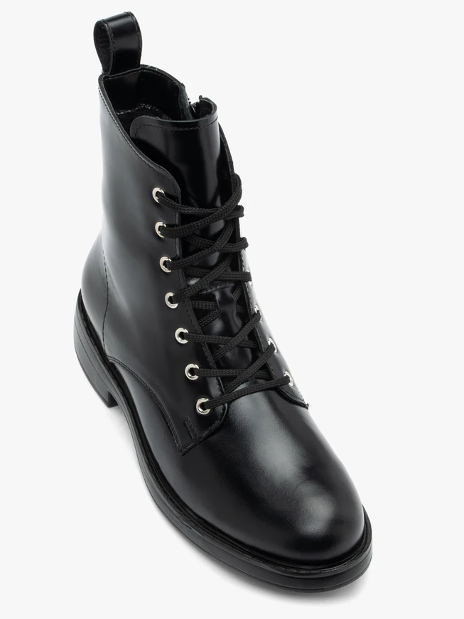 Black wool insulated boots