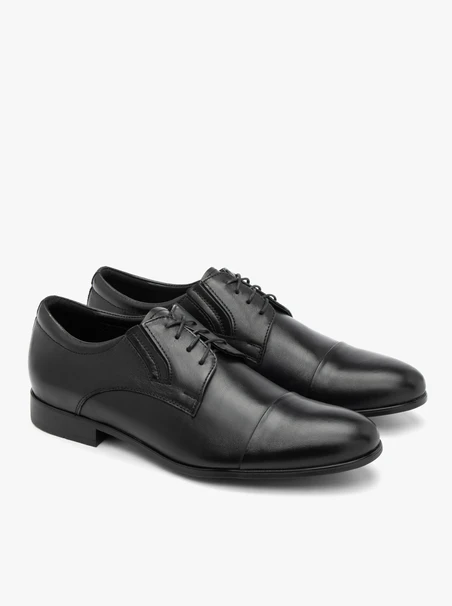 Schwarze klassische Herrenschuhe