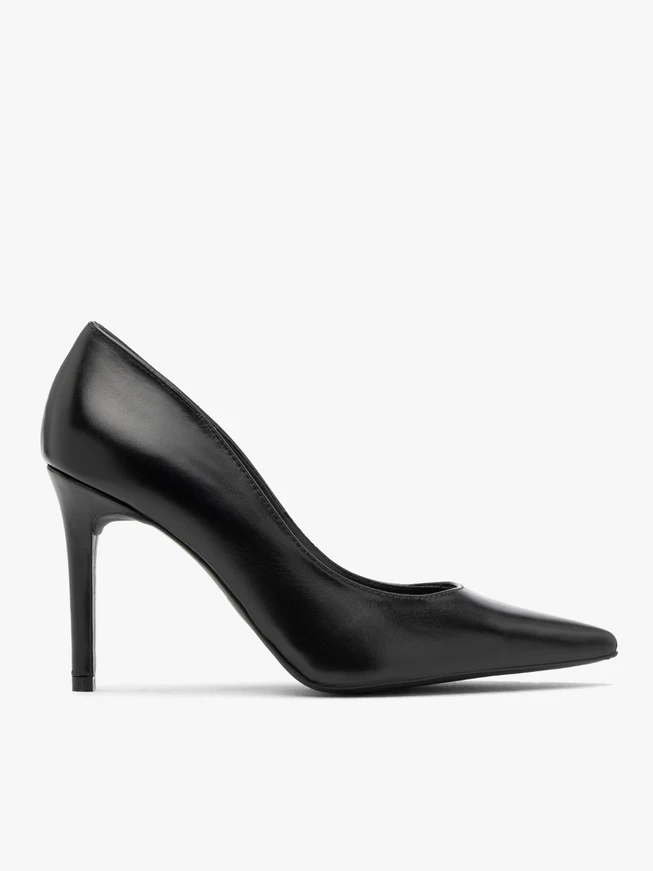 Black high stiletto pumps