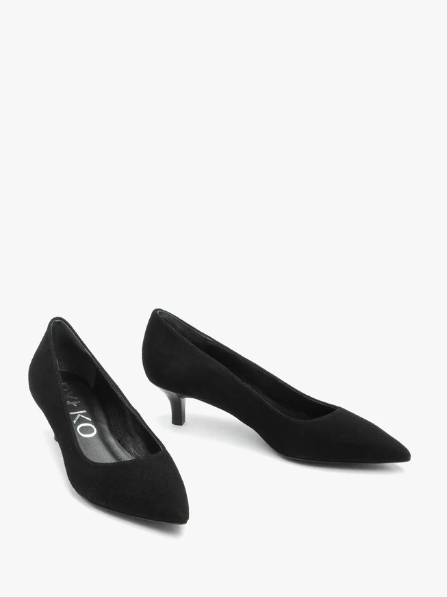 Schwarze Entenschwanz-Pumps aus Veloursleder