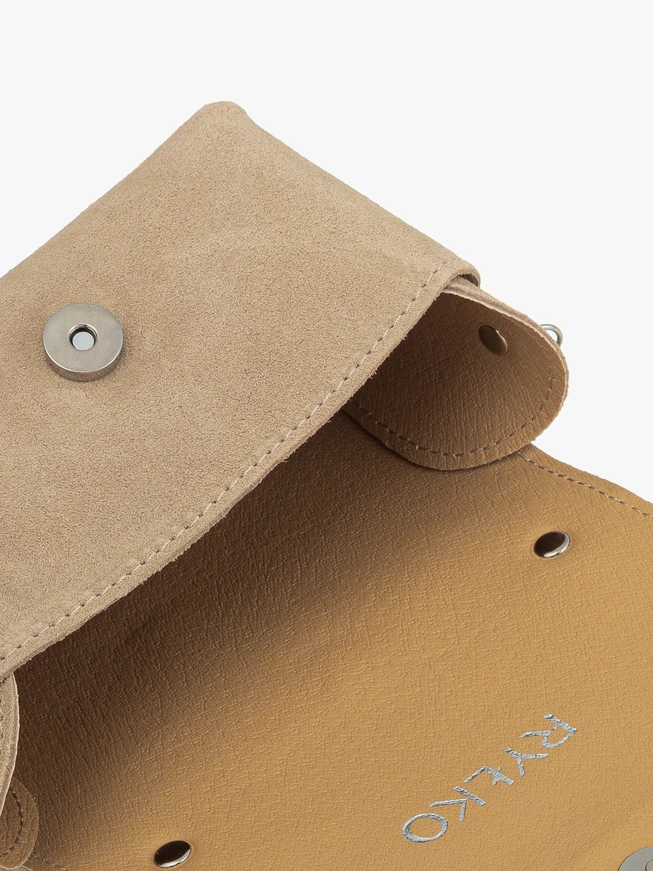 Kleine Handtasche aus Velours in Beige