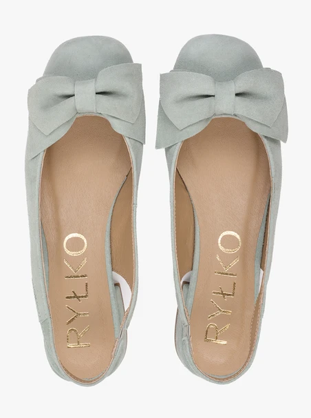 Seegrüne Slingback-Pumps ohne Absatz mit Schleife