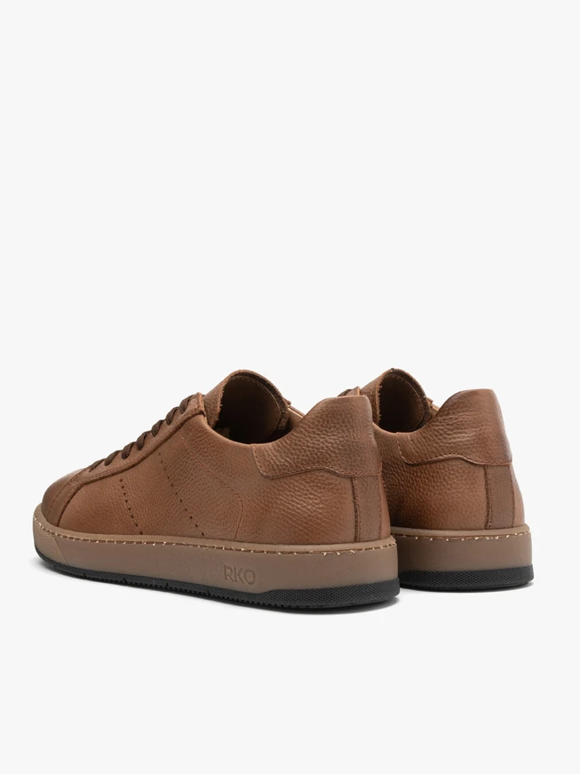 Brown sporty shoes with two-tone sole