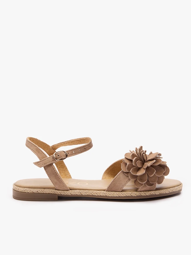 Hellbraune geblümte Sandalen