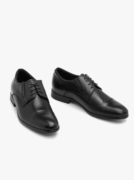 Schwarze klassische Herrenschuhe