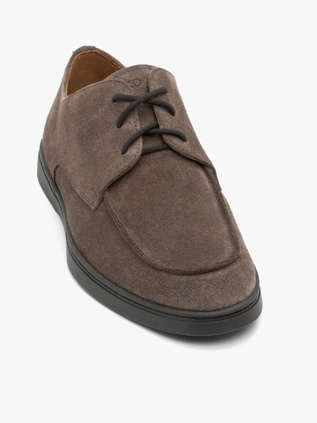 Halbschuhe aus grauem Veloursleder
