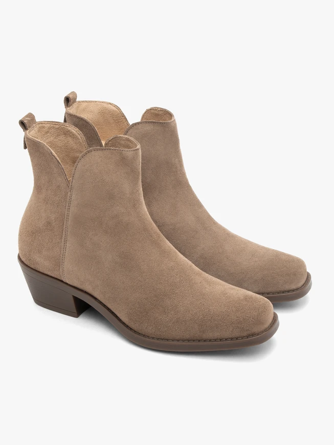Hellbraune Velourslederstiefel