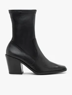Schwarzer höherer Stiefel mit elastischem Schaft