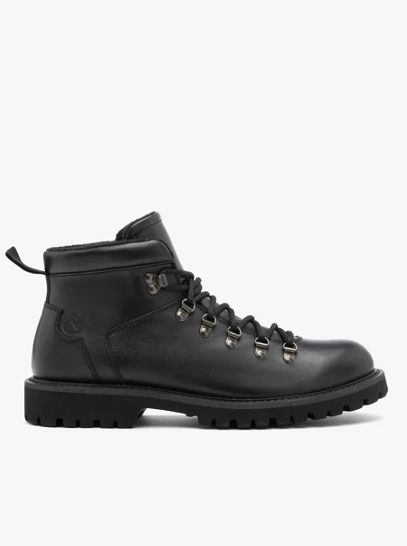 Schwarzer isolierter Vollnarbenlederstiefel