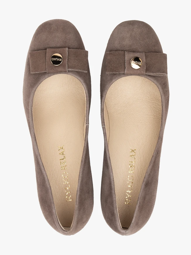 Graubraune Pumps mit Absatz