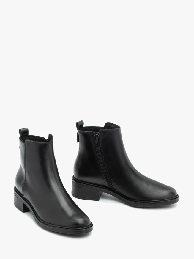 Black leather women's boots
