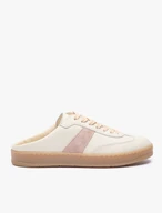 Heillose cremefarbene Turnschuhe