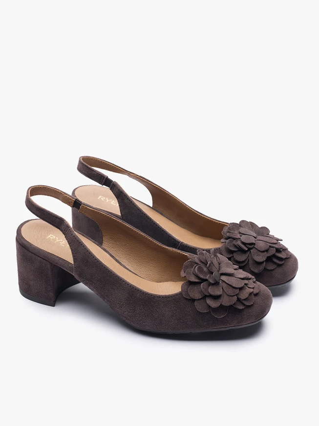Dunkelbraune Slingback-Pumps ohne Absatz mit Blumenverzierung