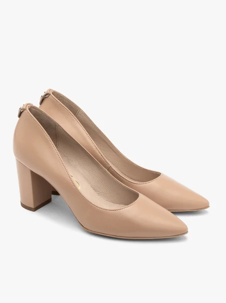Beigefarbene Pumps mit Stiletto-Absatz