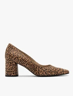 Pumps mit Leopardenmuster auf rundem Zehenblock