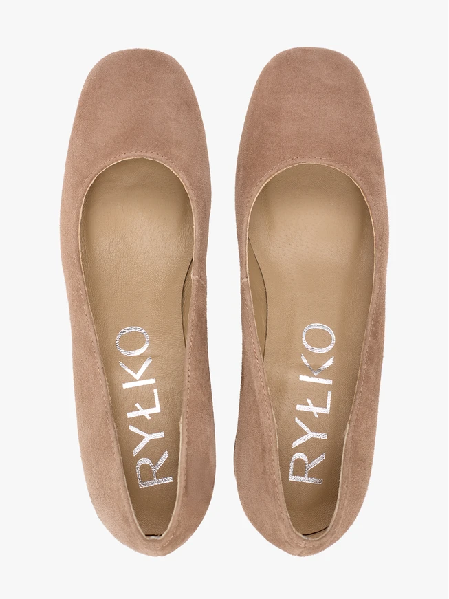 Hellbraune Pumps aus Veloursleder