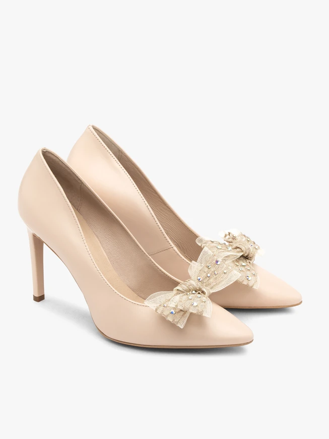 Beige stiletto pumps with detachable bow