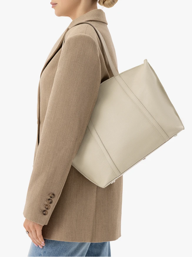 Geräumige A4 Shopper-Tasche aus Vollnarbenleder in Creme