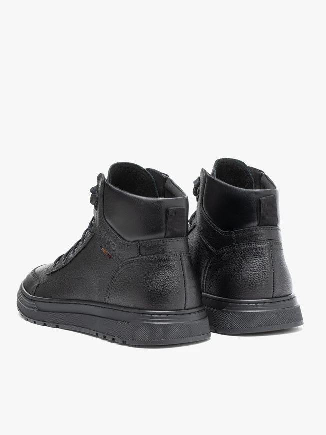 Schwarze isolierte Stiefel