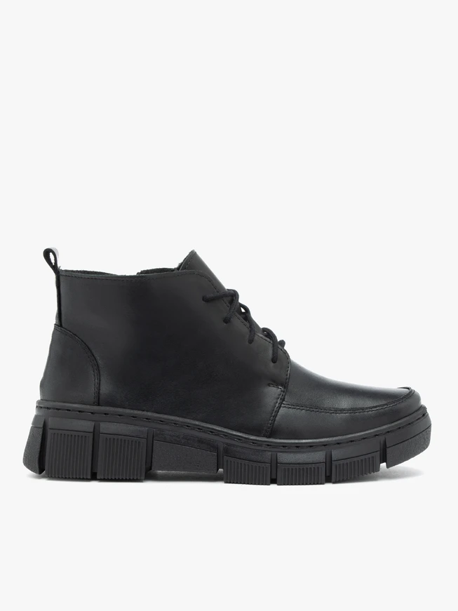 Schwarze Stiefel mit Fleece-Isolierung