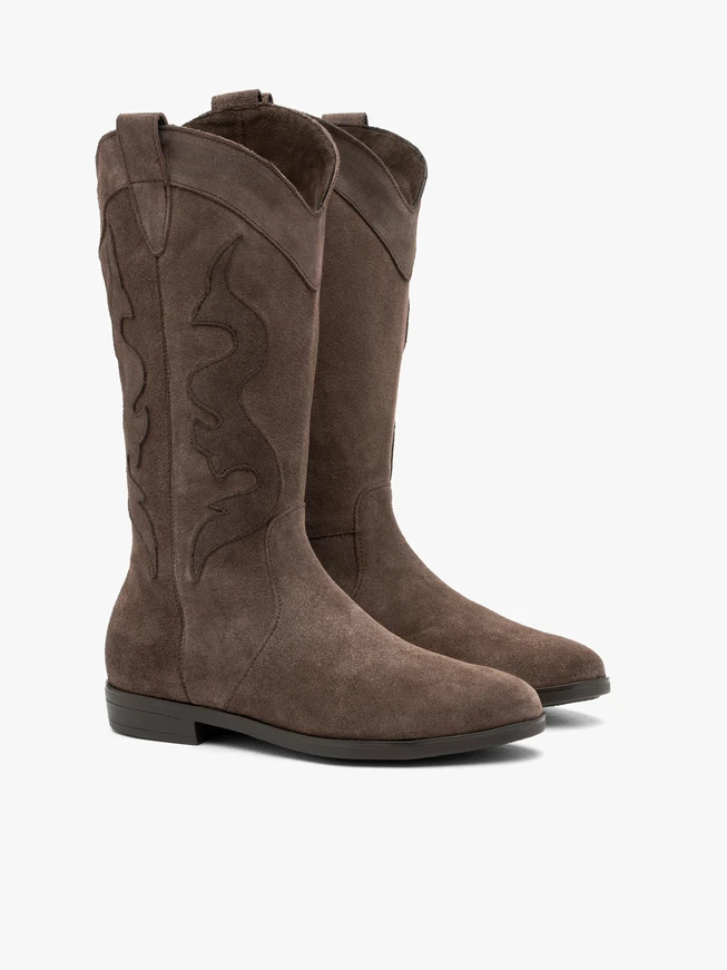 Braune Cowboystiefel mit dekorativer Stickerei