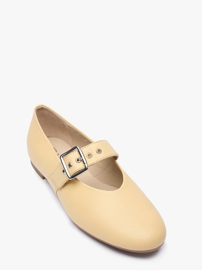 Leuchtend gelbe Mary Jane Ballerinas mit Riemen