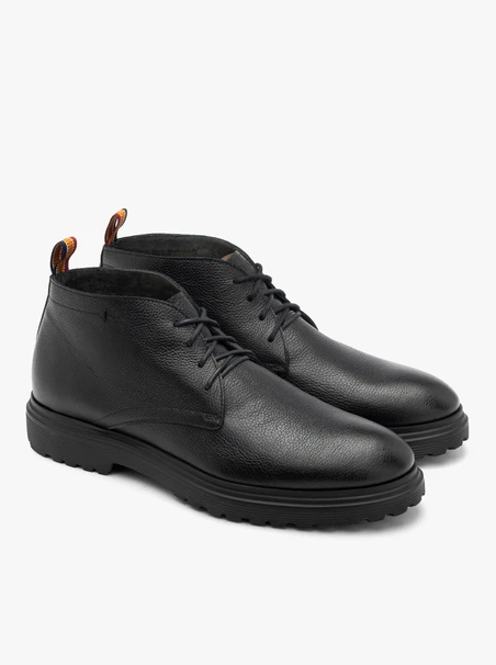 Black short men’s lace-up boots with light sole
