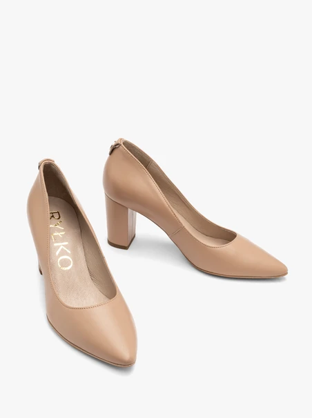 Beigefarbene Pumps mit Stiletto-Absatz